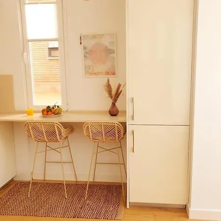 With Private Terrace, Kingsize Bed, Highspeed-wifi & Ac Lejlighed